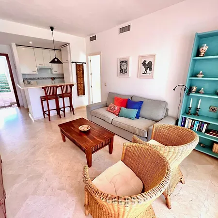 Beachfront - Pool - 2min To - Free Parking & Fast Wifi Apartman Estepona